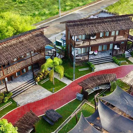 Crusoe Cabins Costa Azalea